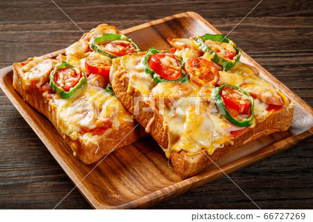 Pizza toast  66727269