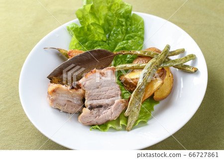 Homemade fresque styling made by microwave (arrangement) 66727861