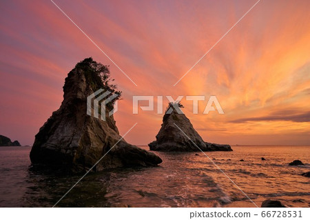 南房總市千葉縣日落麻雀島 南房總市千葉縣日落麻雀島 66728531