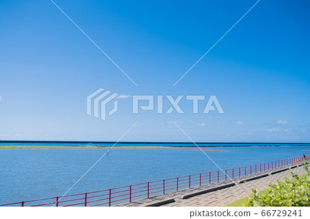 新潟縣柏崎市的夏日海 新潟縣柏崎市的夏日海 66729241