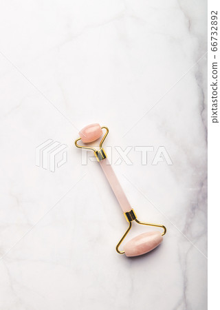 Rose Quartz Jade face roller 66732892