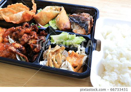 美味的中式午餐和白米飯 66733431