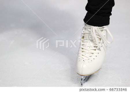 Figure skating spin female skater 66733846