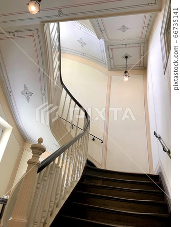 舒曼作曲家舒曼之家的漂亮樓梯 舒曼作曲家舒曼之家的漂亮樓梯 66735141
