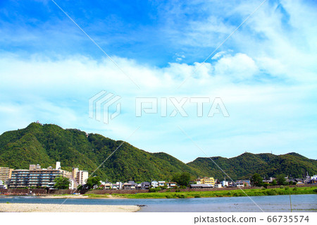 長良溫泉，金花山和岐阜城的風景 66735574