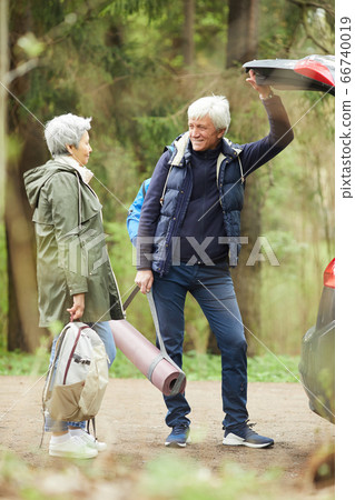 Active Senior Couple Going for Hike 66740019
