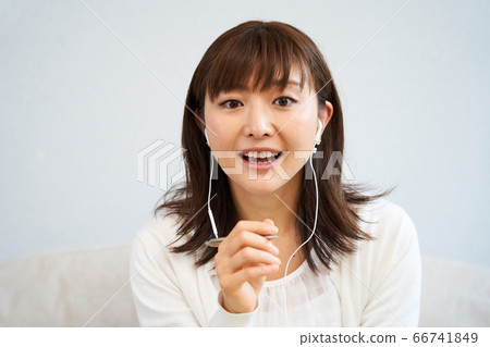 Webcam Remote Work Telework Online Stay Home Living Female 66741849