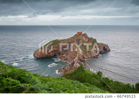 San Juan de Gastelugache island with a chapel Doniene Gaztelugatxeko, Basque Country, Spain San Juan de Gastelugache island with a chapel Doniene Gaztelugatxeko, Basque Country, Spain 66749515