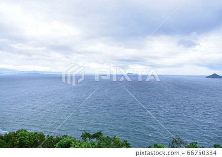 View of Bisha Nohana, the westernmost tip of Honshu (cloudy) 66750334