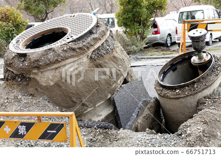 Manhole jumped out due to liquefaction phenomenon 66751713