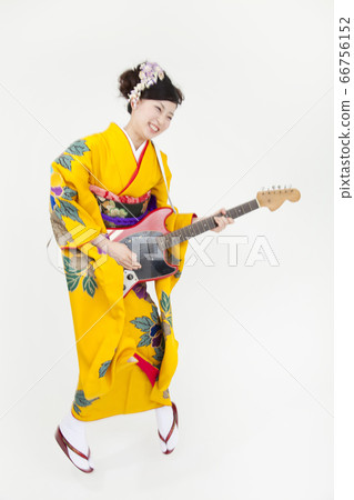 Furisode的女人彈吉他 66756152