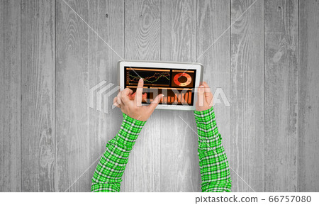 Using financial application 66757080