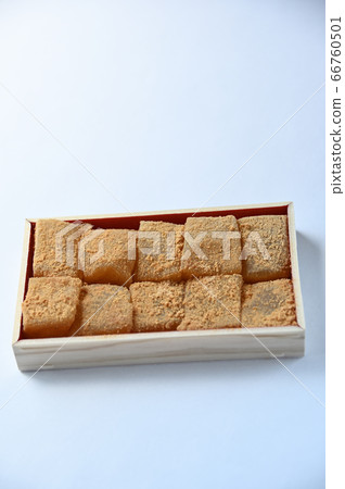 Boxed warabi mochi 66760501