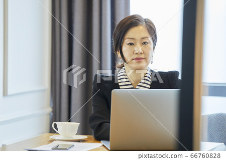 Business woman, business, CEO, President, representative, office, office, office, company Business woman, business, CEO, President, representative, office, office, office, company 66760828