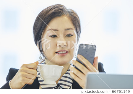 Business woman, business, CEO, President, representative, office, office, office, company 66761149