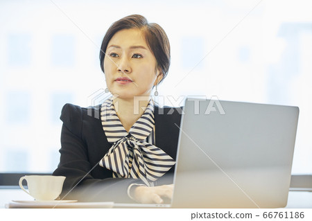 Business woman, business, CEO, President, representative, office, office, office, company Business woman, business, CEO, President, representative, office, office, office, company 66761186