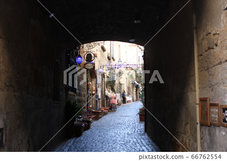 在歐洲的小巷後面 在歐洲的小巷後面 66762554