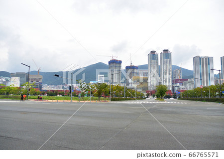 Scenery near Busan Port International Passenger Terminal 66765571