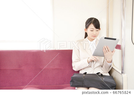 OL to see tablet PC by train 66765824
