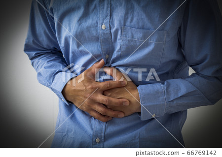 腹痛 66769142