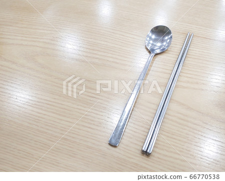 湯匙，筷子，餐具，餐桌 66770538