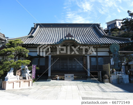 Manpukuji Temple (main hall) in Kamakura City Manpukuji Temple (main hall) in Kamakura City 66771549
