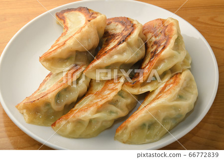 煎餃子 煎餃子 66772839