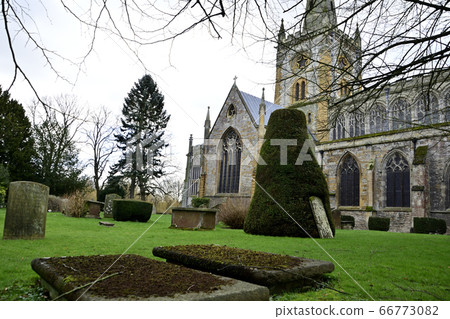 Holy Trinity Church where Shakespeare sleeps 66773082