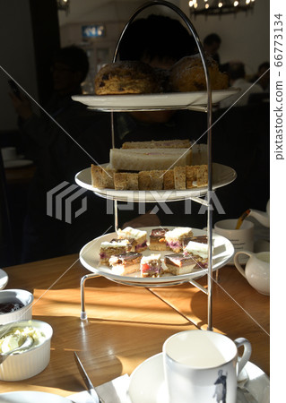 Afternoon tea  66773134