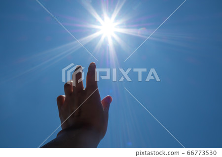 Light that extends to the sun 66773530
