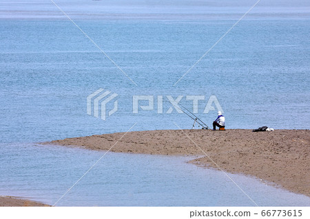 Korean man fishing in tidal flat, Korean man fishing in tidal flat, 66773615