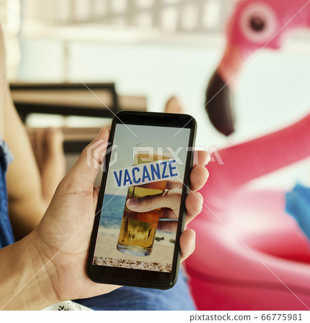 text holidays in italian in a smartphone 66775981