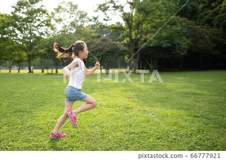 Running girls 66777921