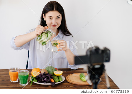 Nutritionist blogger recording new video 66778319