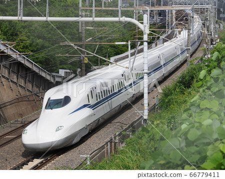 Shinkansen N700S J2 formation test run near Ishiyama, Otsu City Shinkansen N700S J2 formation test run near Ishiyama, Otsu City 66779411