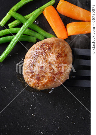 Flip hamburger 66780072
