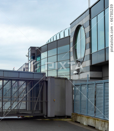 Boarding corridor, planes, airport terminal 66780289