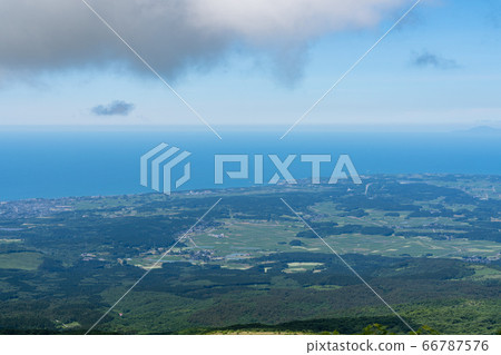 從高海藍線秋田縣側秋田縣尼賀保市看到的日本海 從高海藍線秋田縣側秋田縣尼賀保市看到的日本海 66787576