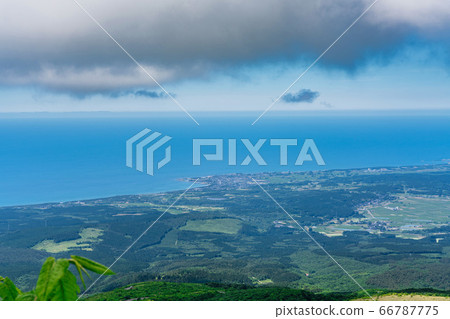 The Sea of Japan as seen from the Chokai Blue Line Akita Prefecture side Nikaho City, Akita Prefecture 66787775