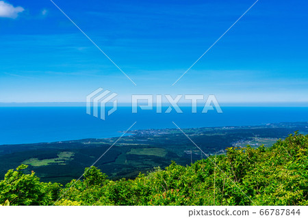The Sea of Japan as seen from the Chokai Blue Line Akita Prefecture side Nikaho City, Akita Prefecture 66787844