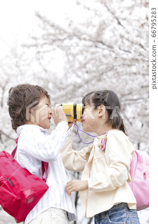 Children watching each other Children watching each other 66795283