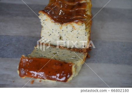 "Poppy seed cheesecake cross section" 66802180