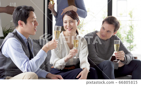 Global Party 66805815