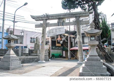 From Nozato Sumiyoshi Shrine to Nozato Honmachi shopping arcade in Osaka From Nozato Sumiyoshi Shrine to Nozato Honmachi shopping arcade in Osaka 66807725