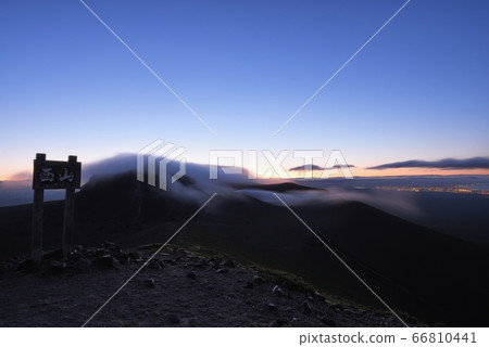 清晨Tarumaeyama 66810441