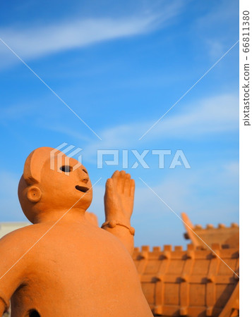 哈尼瓦（Haniwa）在城市/ Imagizuka Tumulus 66811380