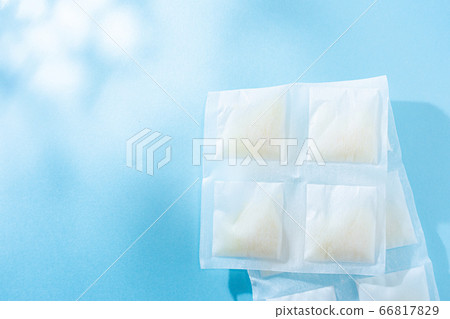 矽膠，除濕劑，乾燥劑。雨季和秋季和冬季換衣服季節的措施。 66817829