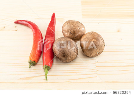 royal champignon and hot chili pepper set 66820294