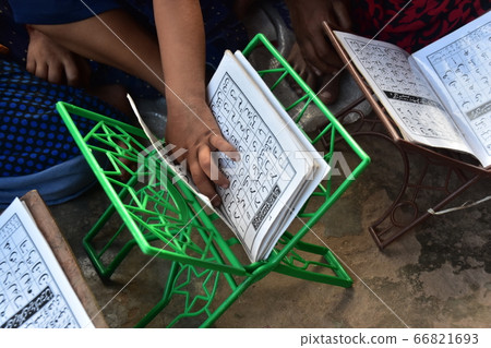 Cox's Bazar in Bangladesh Coastal Muslim Village Students and textbooks learned at Aozora School Cox's Bazar in Bangladesh Coastal Muslim Village Students and textbooks learned at Aozora School 66821693