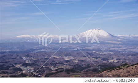 Iwate and Hachimantai mountains in spring Iwate and Hachimantai mountains in spring 66822240